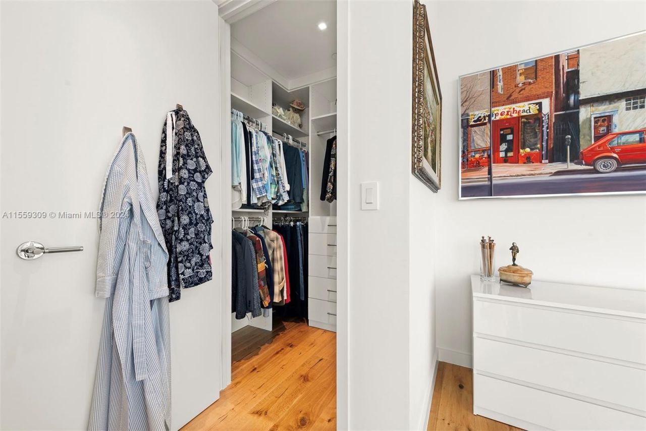 Flat in Miami, USA, 140 m² - picture 10