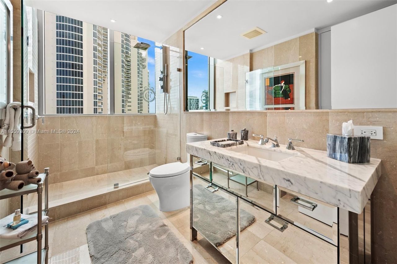 Flat in Miami, USA, 140 m² - picture 14