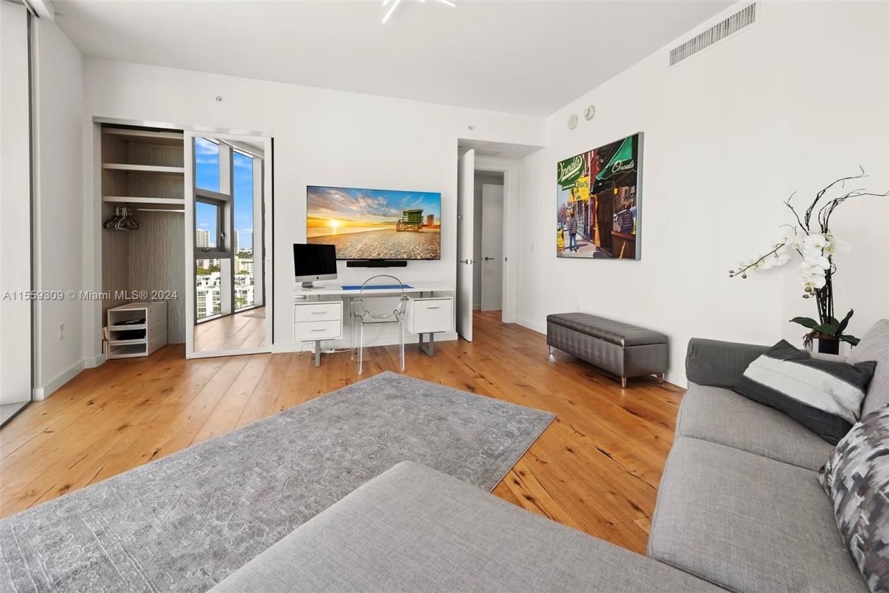 Flat in Miami, USA, 140 m² - picture 13