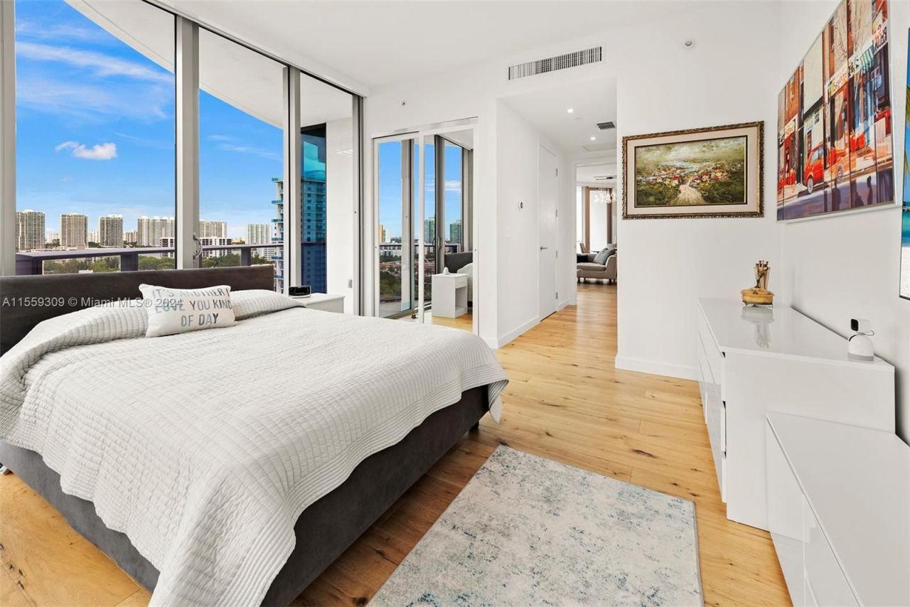 Flat in Miami, USA, 140 m² - picture 9