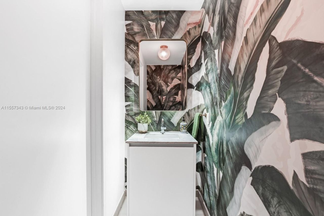 Flat in Miami, USA, 260 m² - picture 5