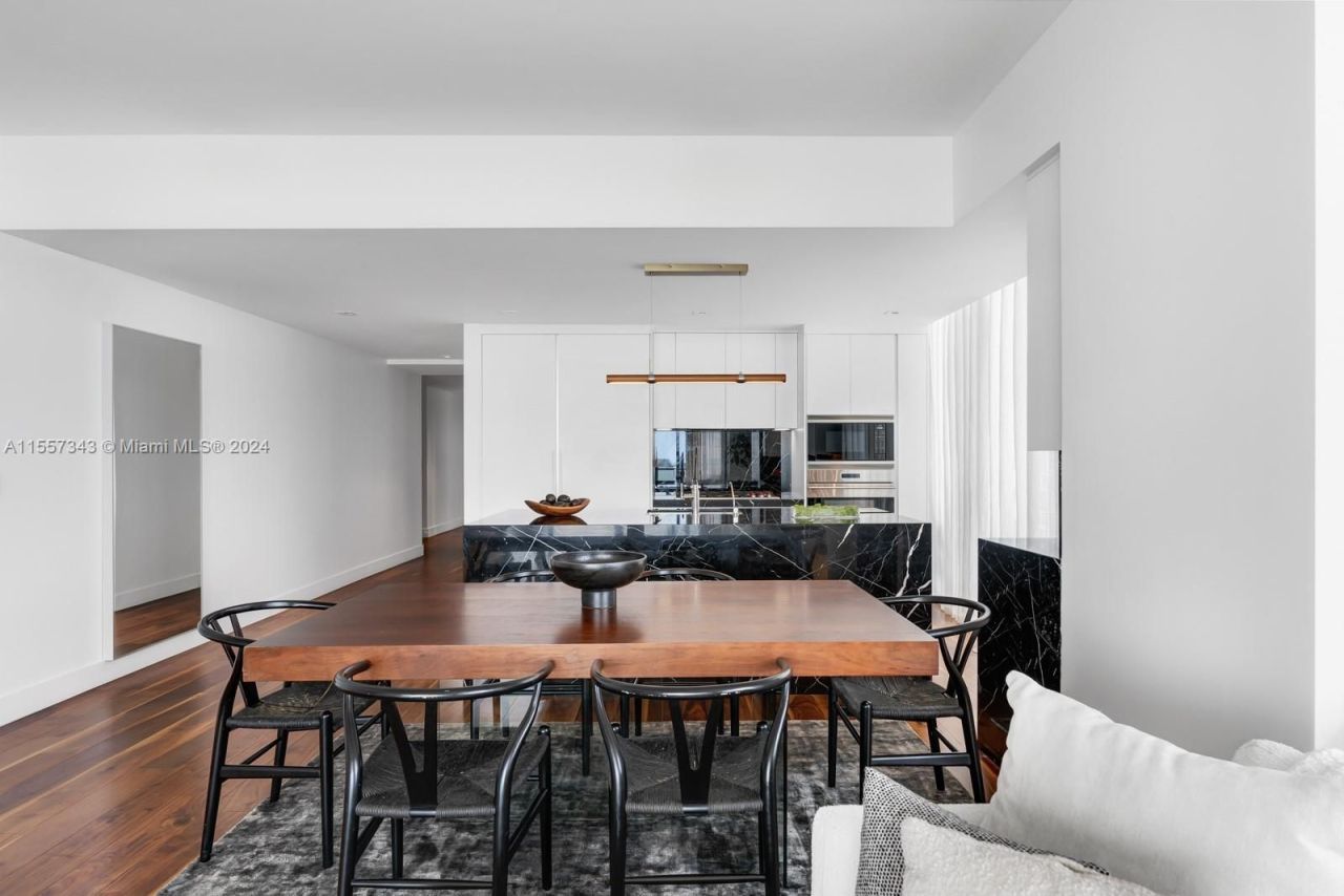 Flat in Miami, USA, 260 m² - picture 14