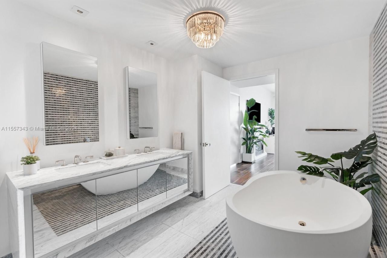 Flat in Miami, USA, 260 m² - picture 10