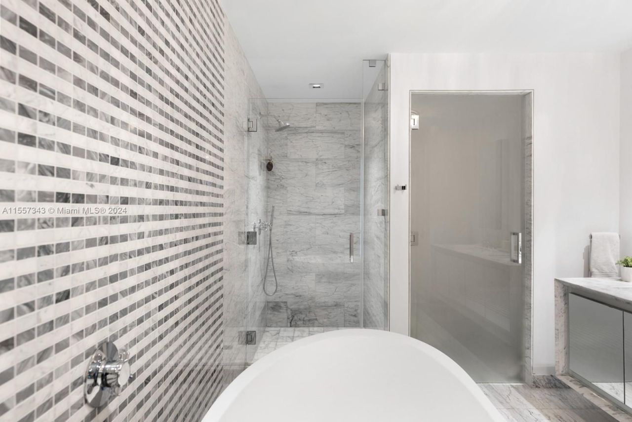 Flat in Miami, USA, 260 m² - picture 8