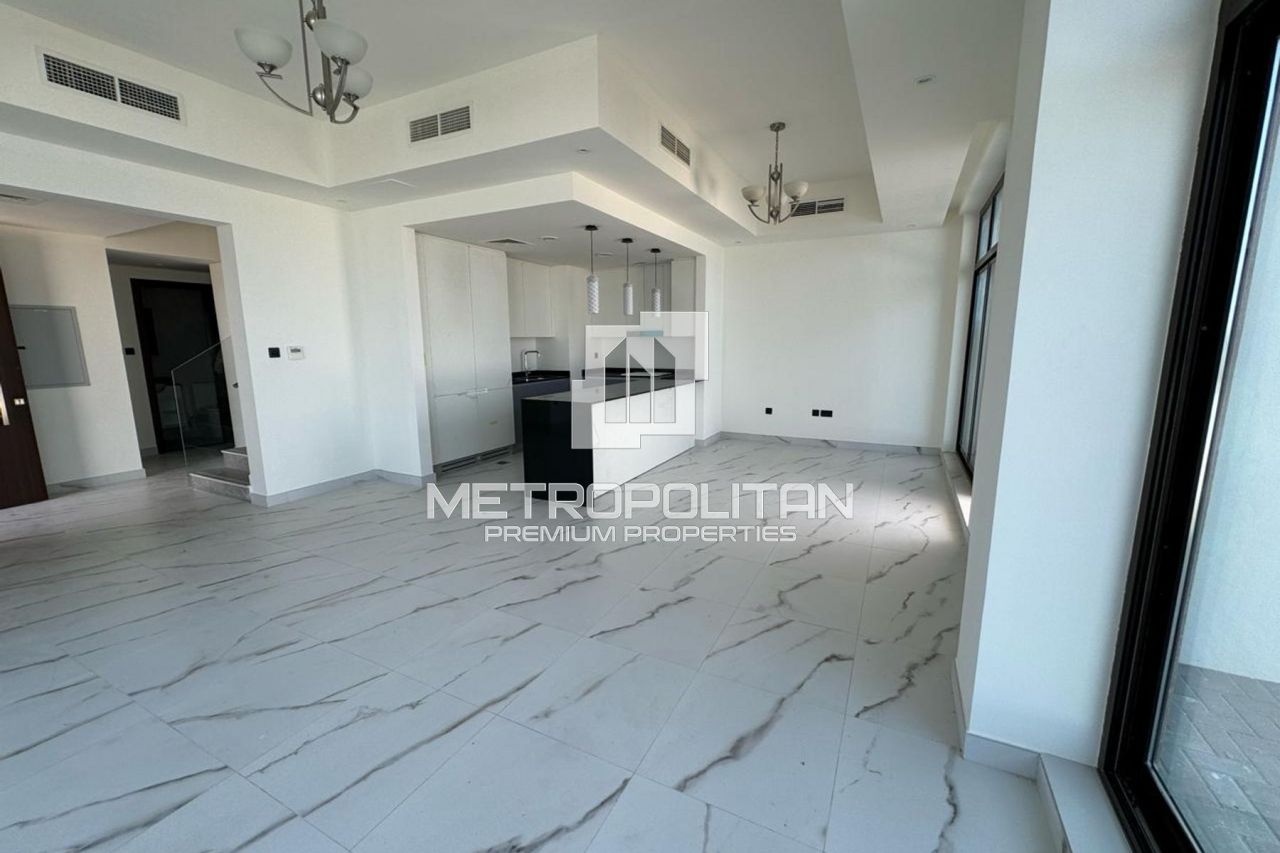 Villa in Dubai, UAE, 330 m² - picture 1