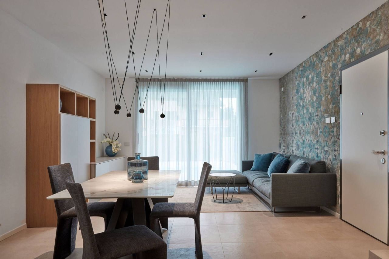 Villa a Sirmione, Italia, 215 m² - foto 4