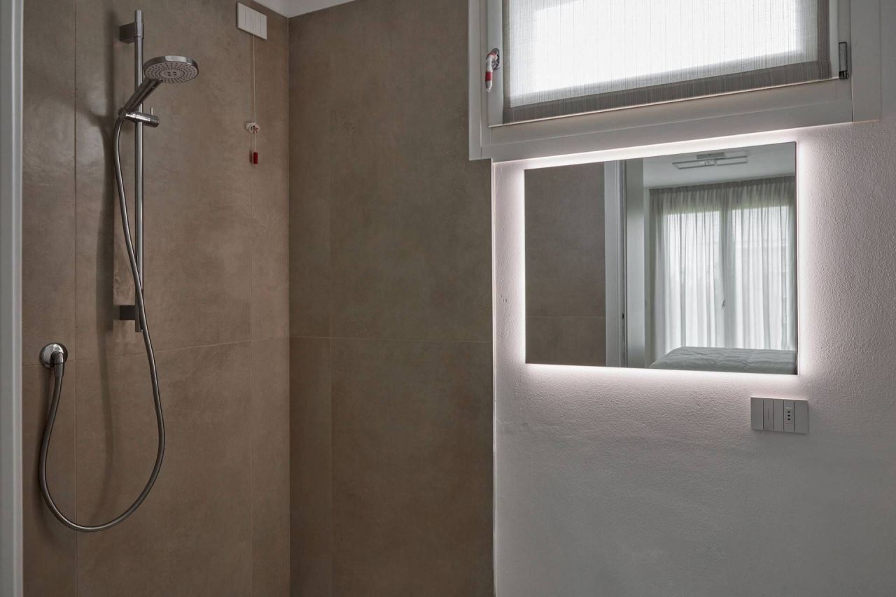 Villa a Sirmione, Italia, 215 m² - foto 7