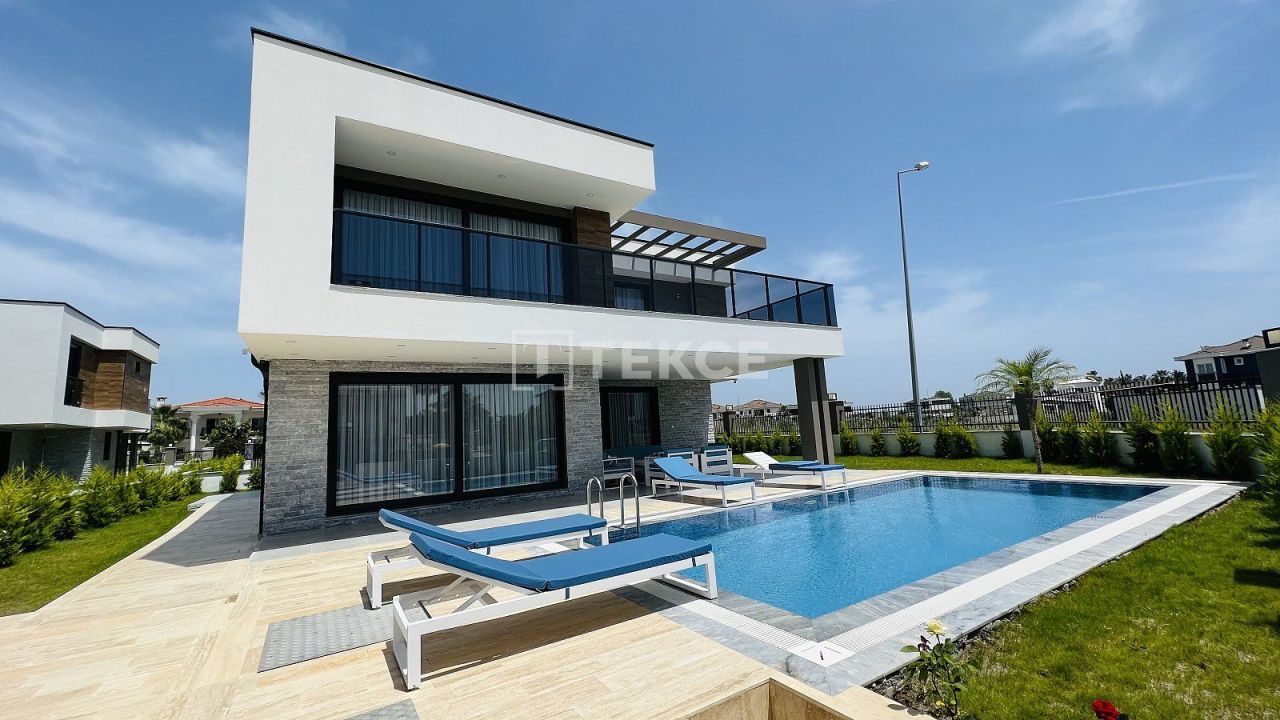 Villa à Kemer, Turquie, 259 m² - image 1