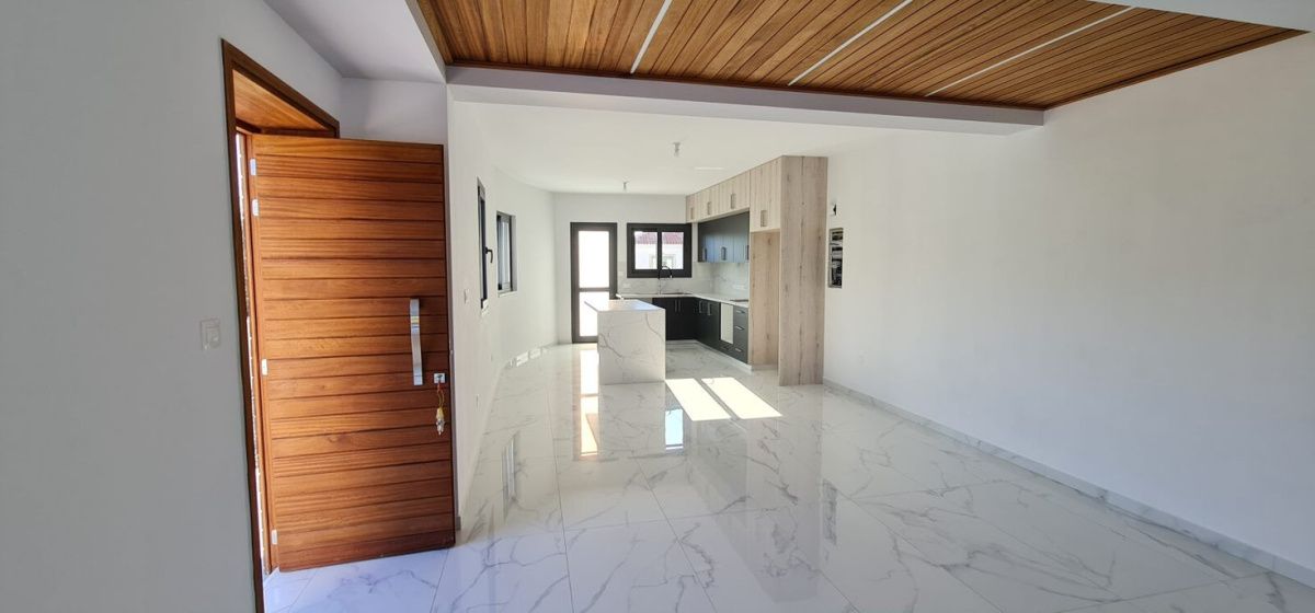 House in Paphos, Cyprus, 225 m² - picture 1