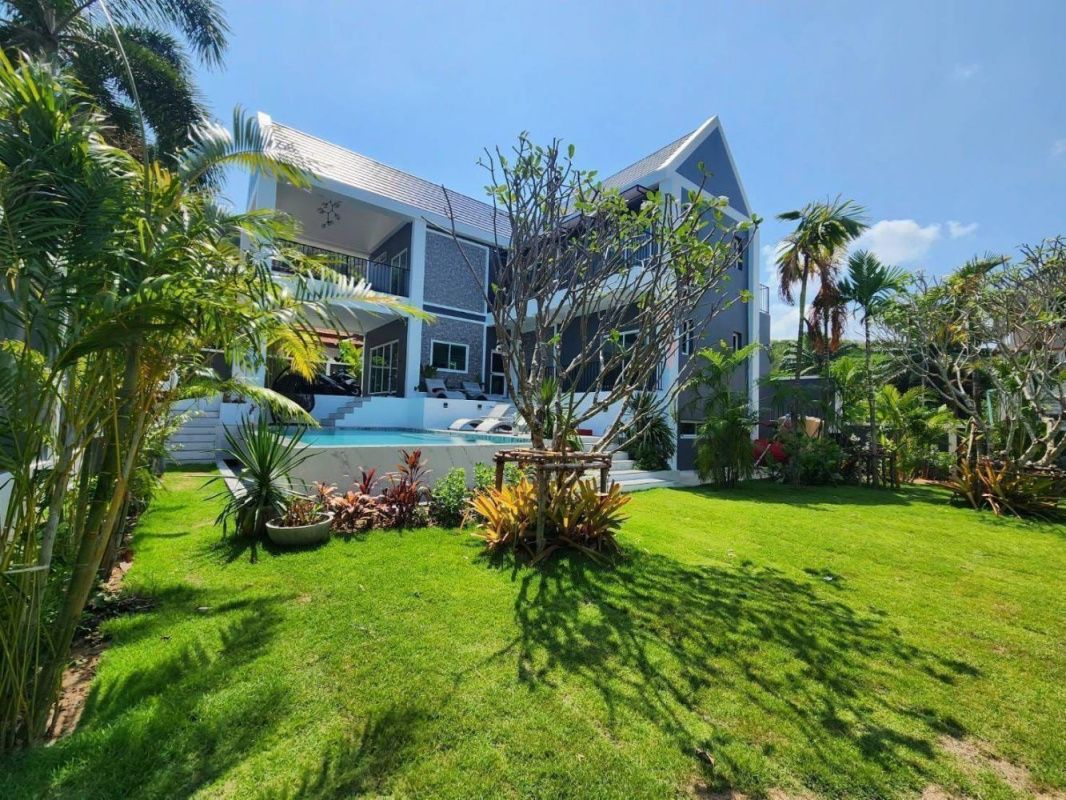 Haus in Phuket, Thailand, 230 m² - Foto 1