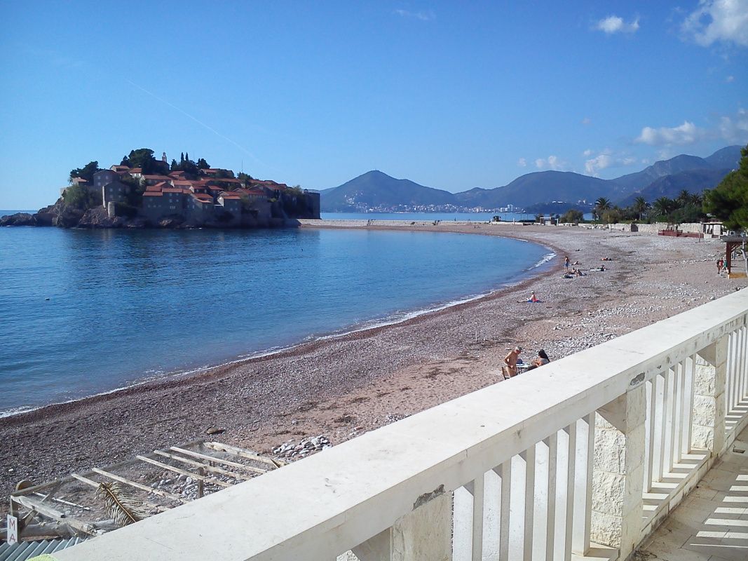 Flat in Sveti Stefan, Montenegro, 80 m² - picture 1