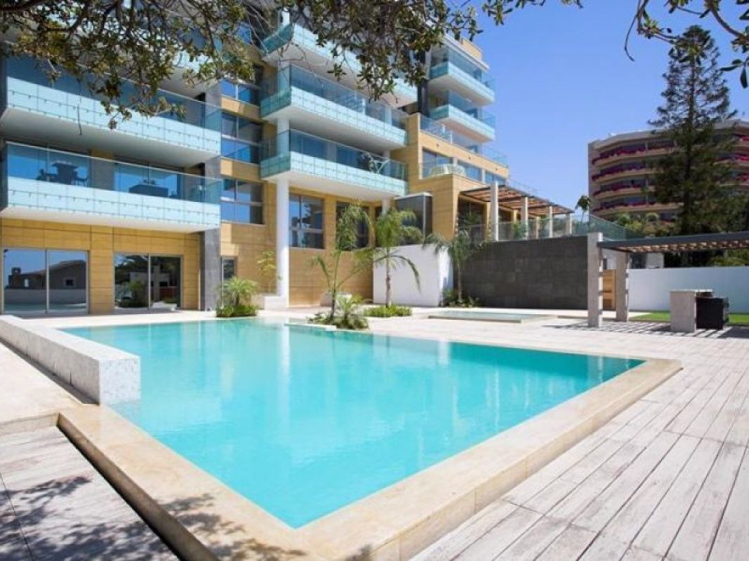 Flat in Limassol, Cyprus, 340 m² - picture 1
