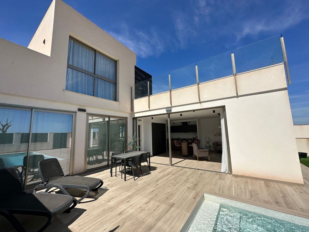 Casa en la Costa Cálida, España, 348 m² - imagen 1