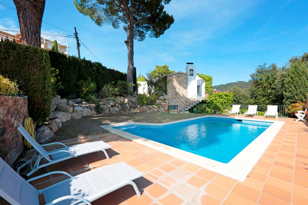 Haus in Costa Brava, Spanien, 455 m² - Foto 1