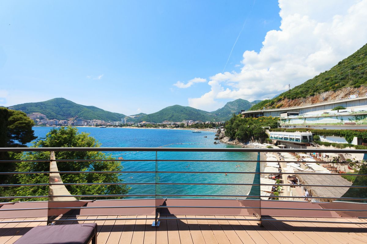 Flat in Budva, Montenegro, 178 m² - picture 1