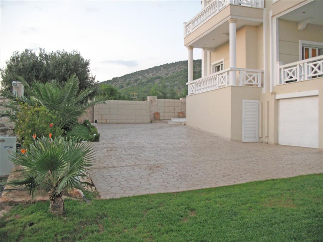 House in Attica, Greece, 400 m² - picture 1