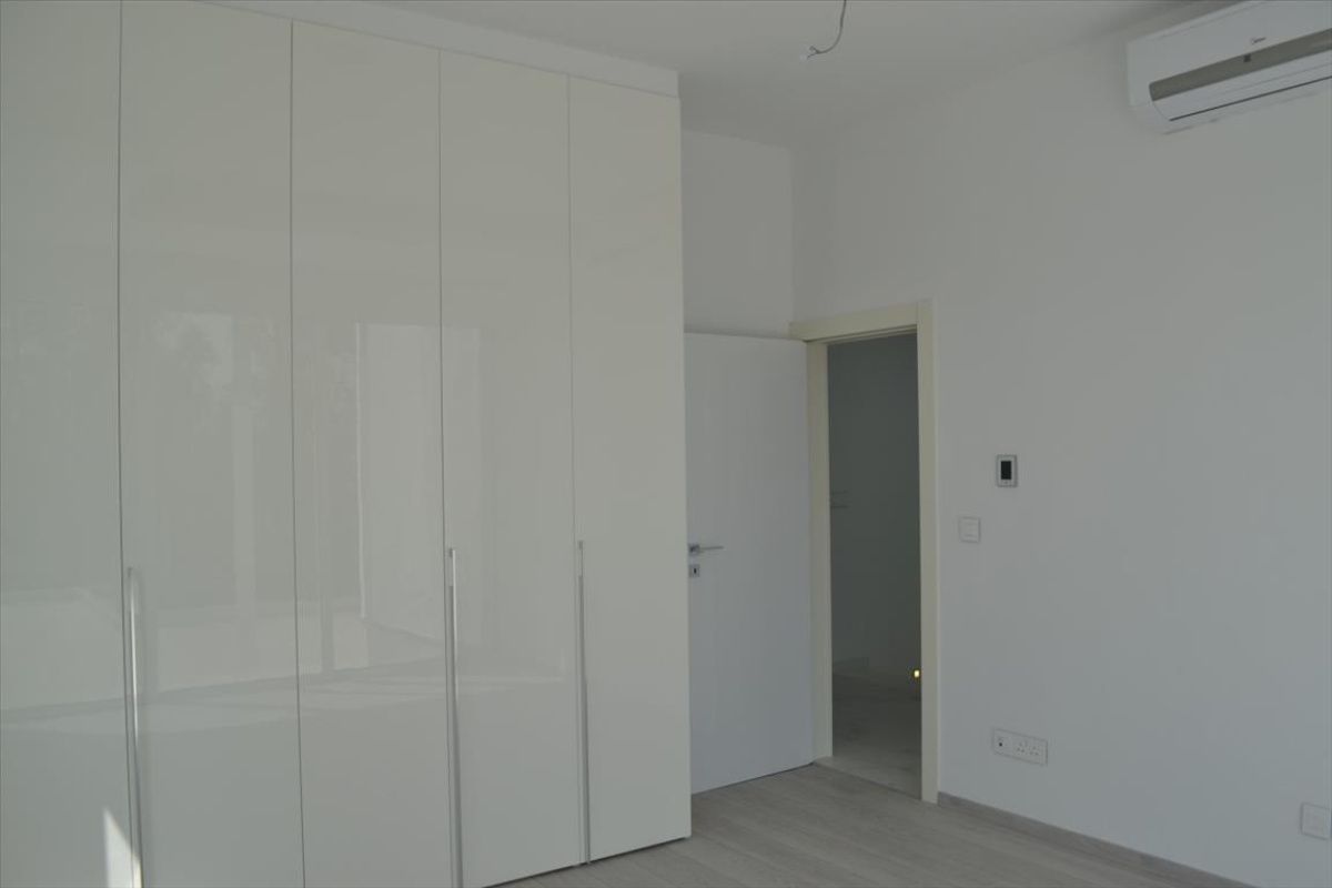 House in Larnaca, Cyprus, 244 m² - picture 1