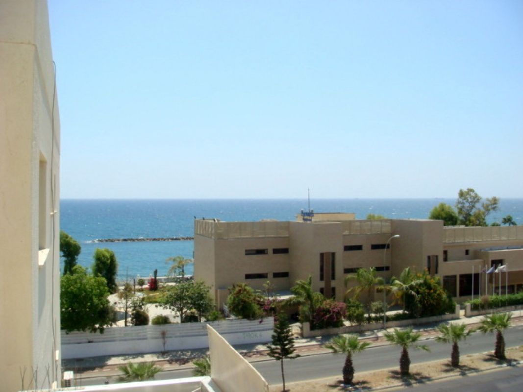 Flat in Limassol, Cyprus, 230 m² - picture 1