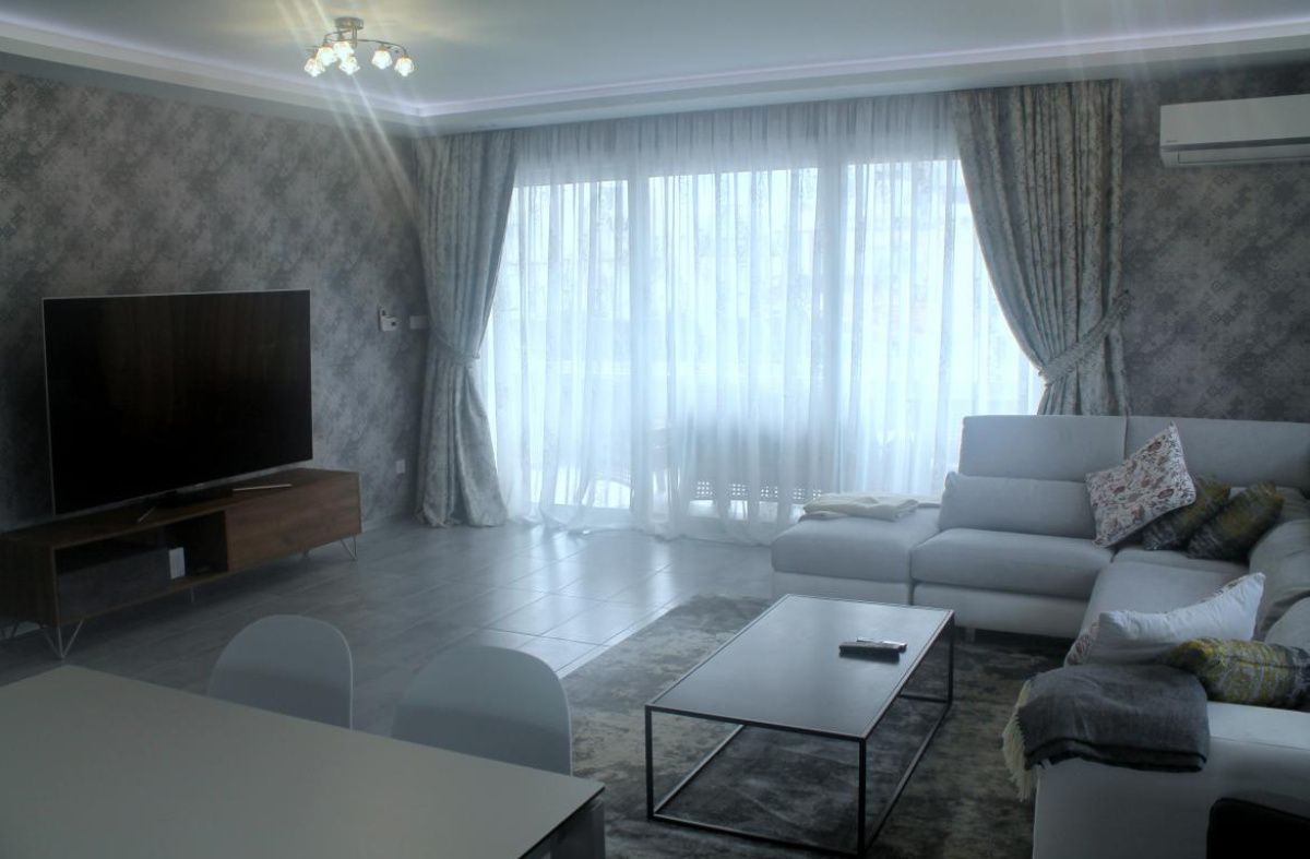 Flat in Limassol, Cyprus, 200 m² - picture 1