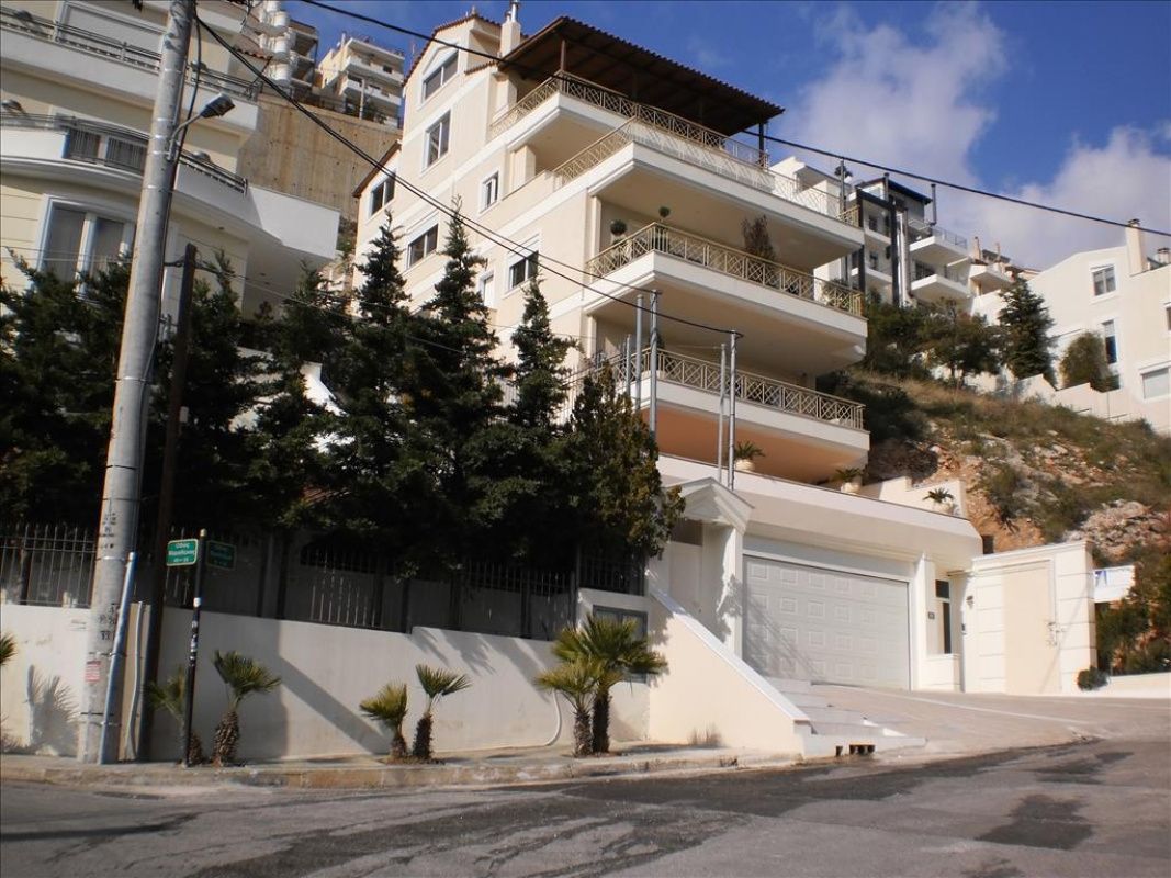 Townhouse in Athens, Greece, 225 m² - picture 1