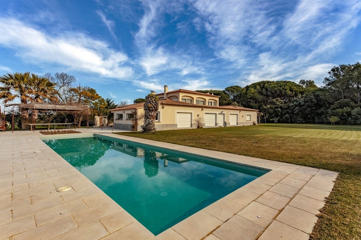 Landgut in Costa Brava, Spanien, 632 m² - Foto 1