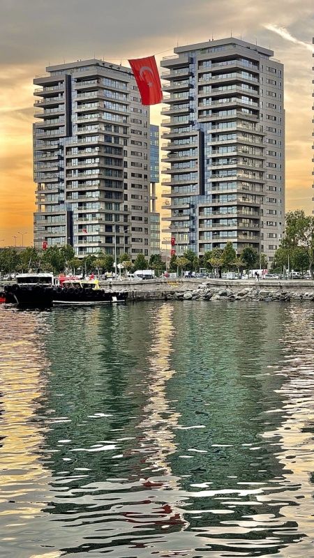 Flat in Istanbul, Turkey, 302 m² - picture 1