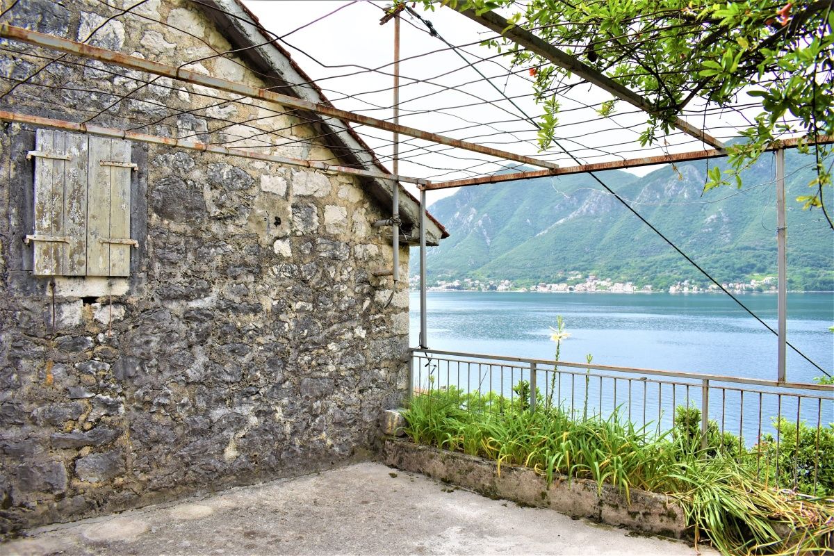 Maison à Kotor, Monténégro, 108 m² - image 1