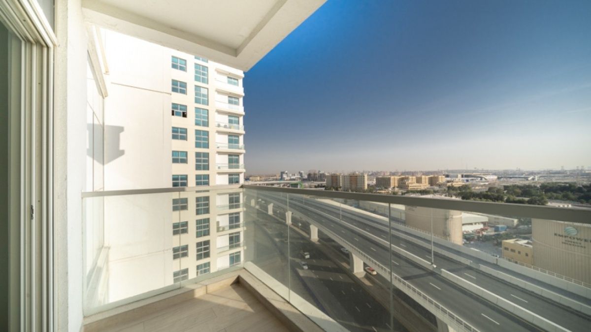 Flat in Dubai, UAE, 66 m² - picture 1