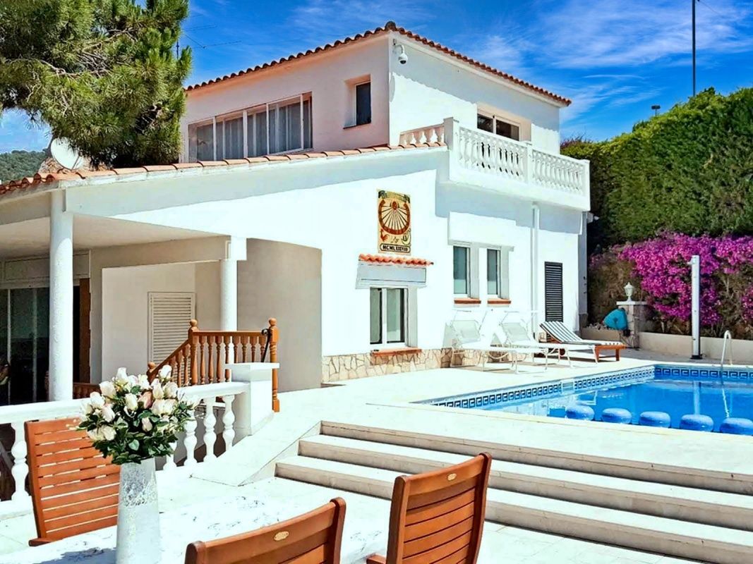 Maison sur la Costa Brava, Espagne, 696 m² - image 1