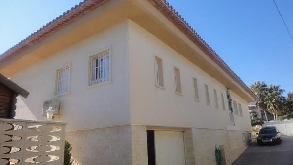 Haus in Costa Blanca, Spanien, 400 m² - Foto 1