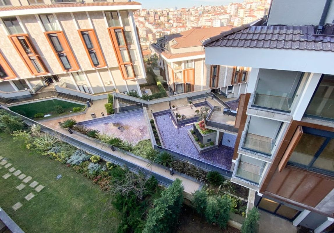 Flat in Istanbul, Turkey - picture 2