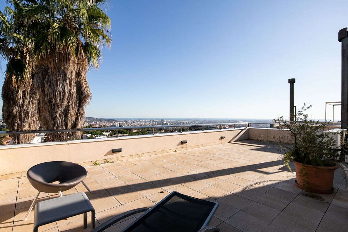 Casa en Barcelona, España, 663 m² - imagen 2