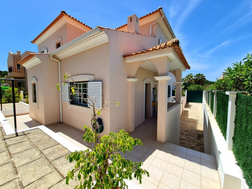 House in Algarve, Portugal, 315 m² - picture 2