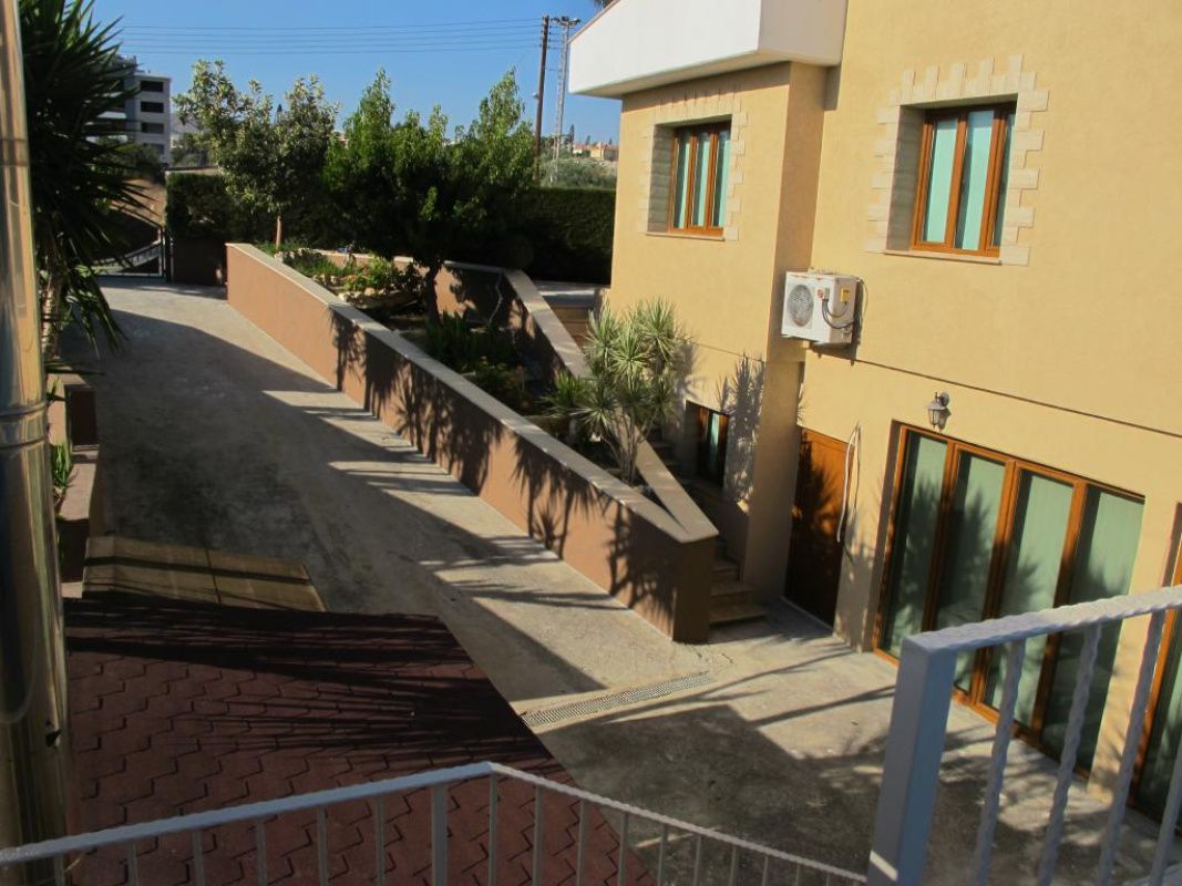 House in Limassol, Cyprus, 550 m² - picture 2