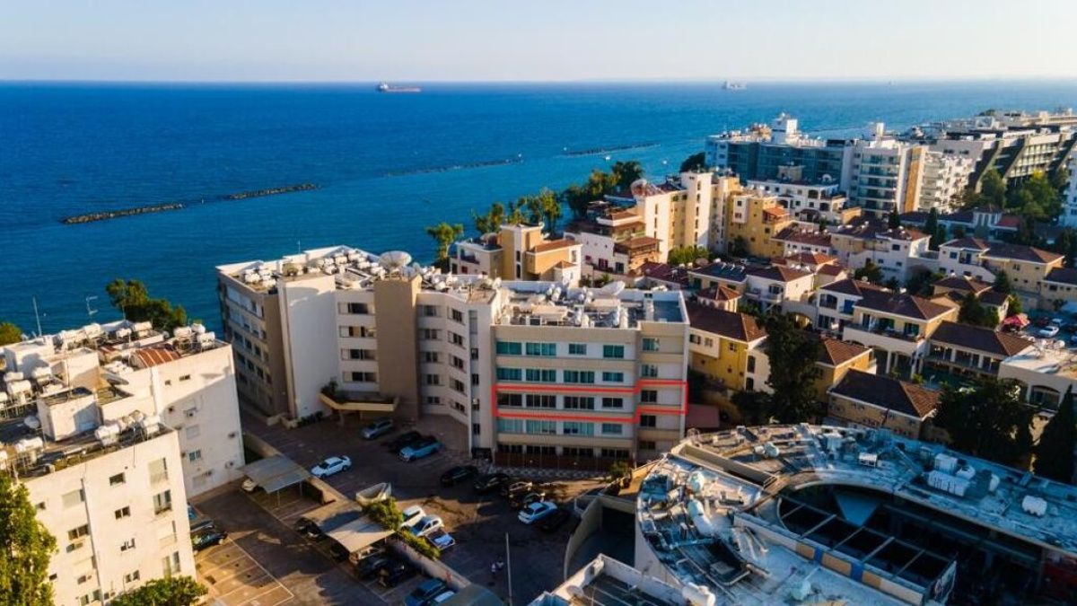 Piso en Limasol, Chipre, 200 m² - imagen 2