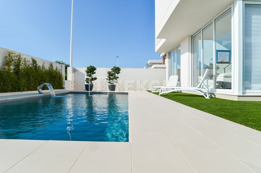 Villa à Santa Pola, Espagne, 169 m² - image 1