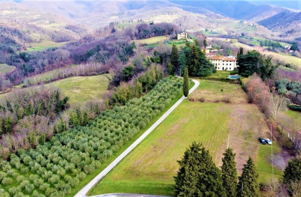 House in Florence, Italy, 3 000 m² - picture 1