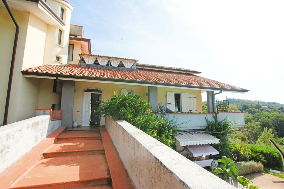 House in La Spezia, Italy, 570 m² - picture 4