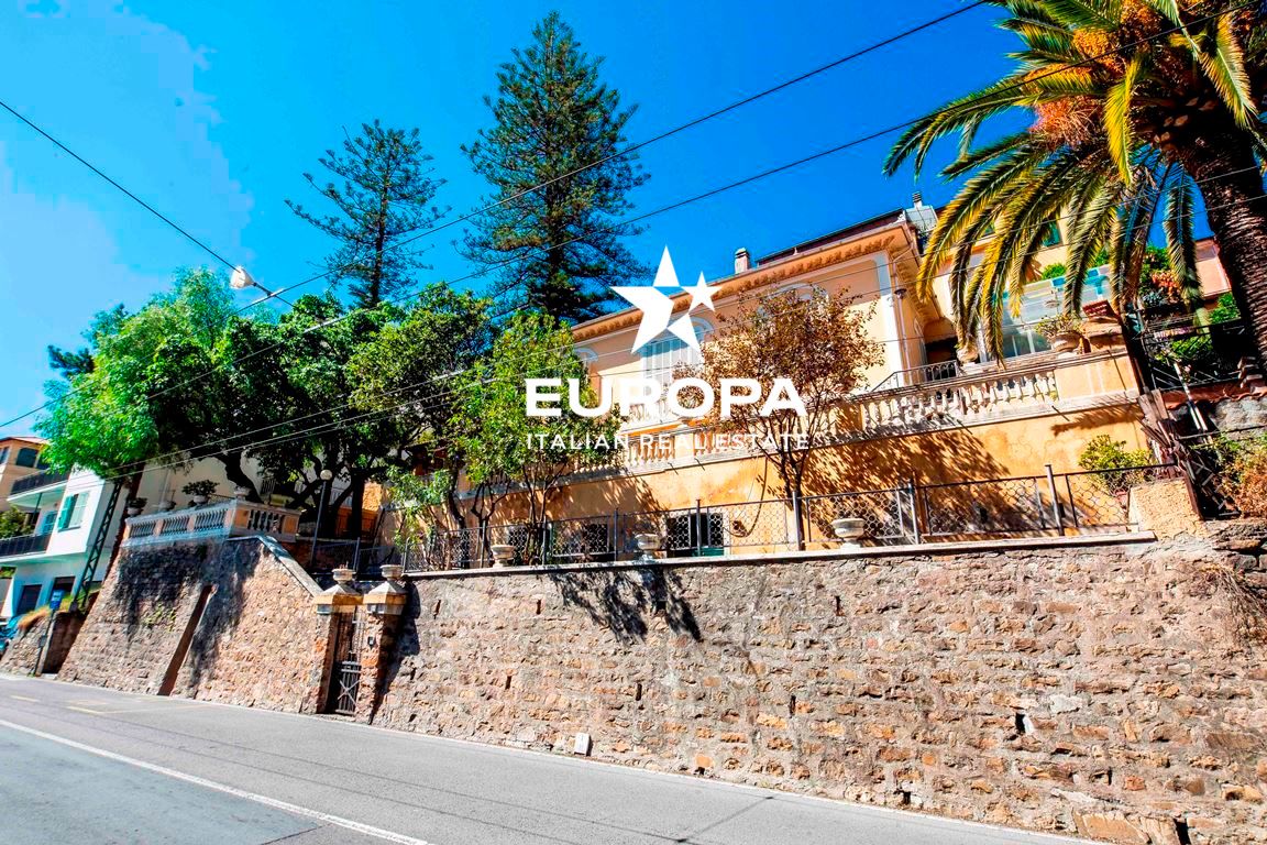 Villa en Arma di Taggia, Italia, 240 m² - imagen 2