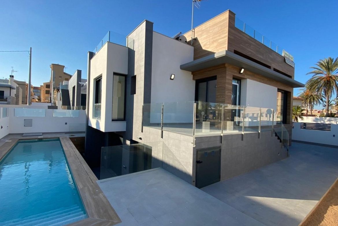 Villa à Torrevieja, Espagne, 310 m² - image 1