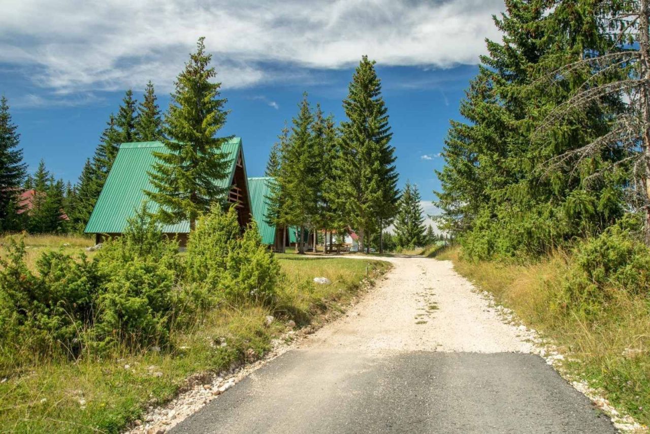 Hotel en Zabljak, Montenegro, 80 m² - imagen 1