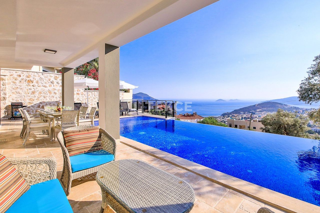 Villa en Kalkan, Turquia, 260 m² - imagen 1