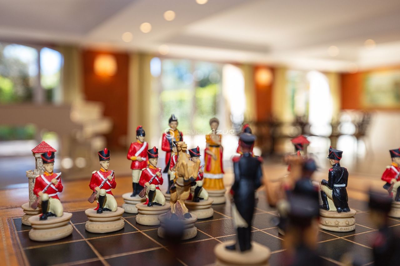 Villa à Antibes, France, 500 m² - image 13