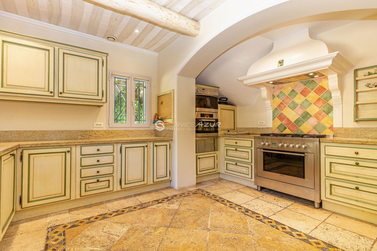 Villa à Antibes, France, 500 m² - image 17