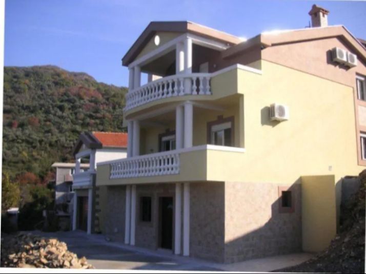 House in Tivat, Montenegro, 238 m² - picture 1