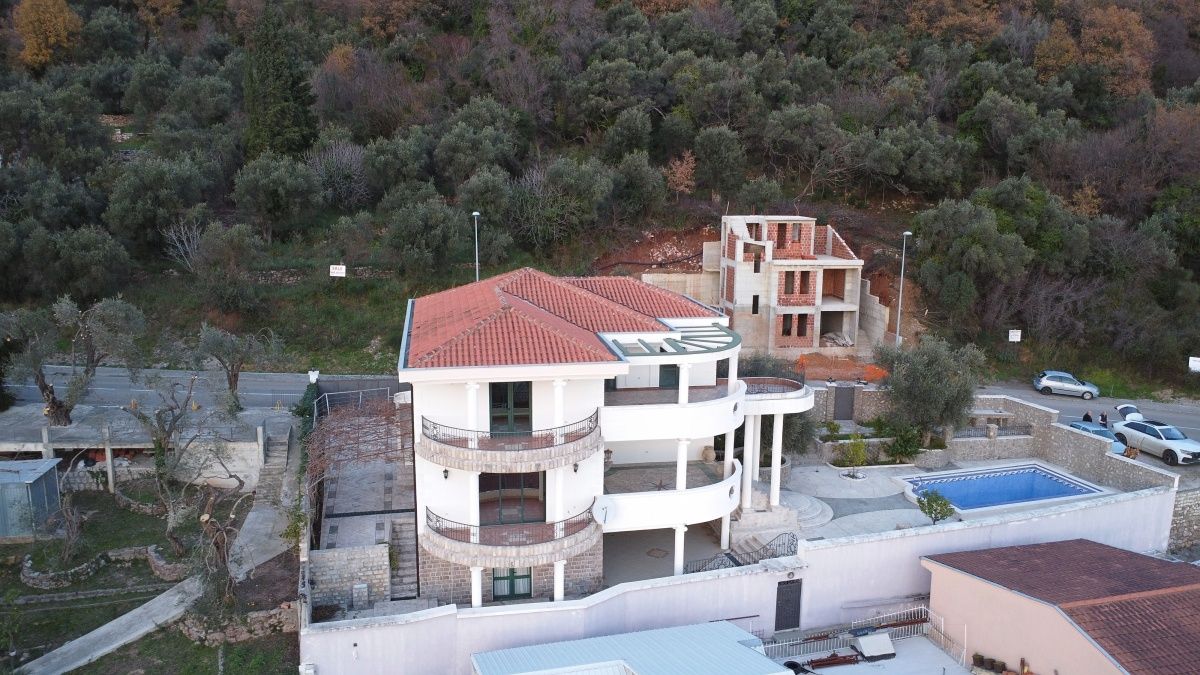 House in Petrovac, Montenegro, 422 m² - picture 2