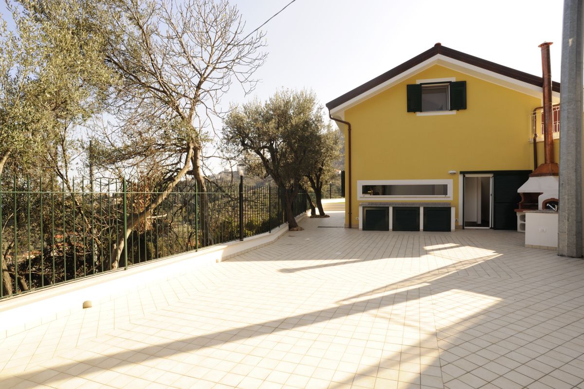 Maison à Alassio, Italie, 300 m² - image 1