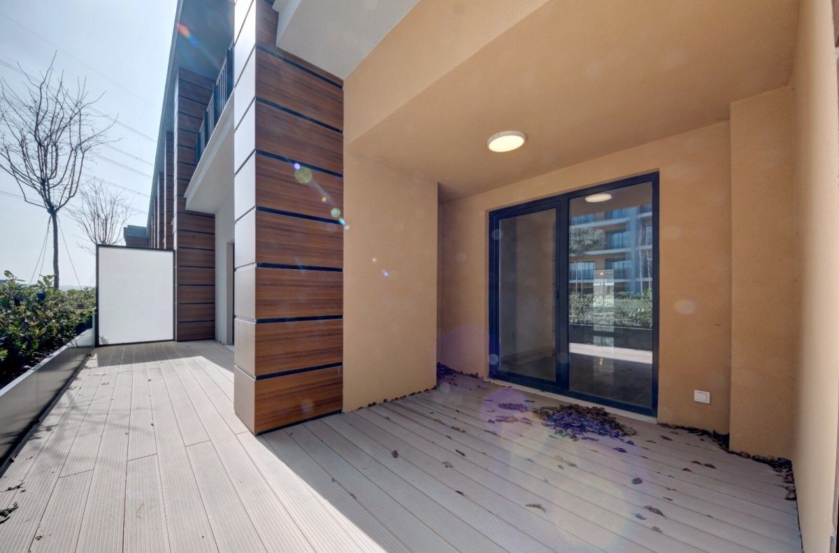 Flat in Istanbul, Turkey - picture 3