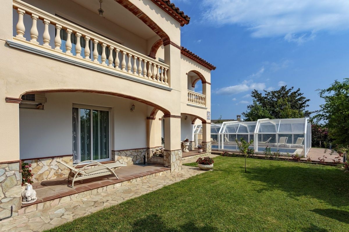 Casa en la Costa Brava, España, 386 m² - imagen 3