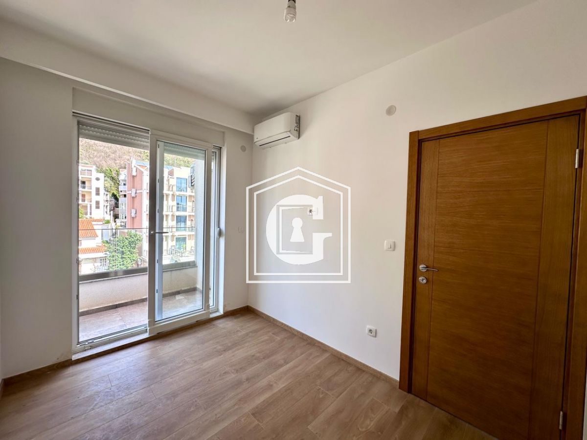 Apartment in Budva, Montenegro, 61 m² - picture 4